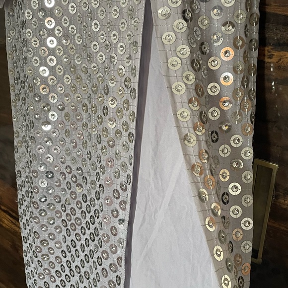 Brand new not worn selling cuz of size issue - Picture 3 of 8